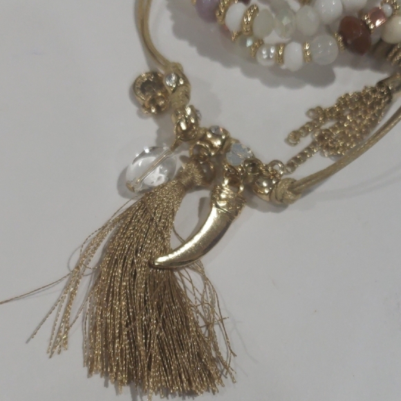 Elegant Set of 5 Gold tone Colorful Beaded Bracelets - Women's Fashion Jewelry - Picture 4 of 9